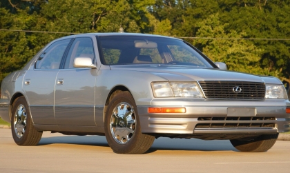 Xin tư vấn xe Lexus LS 400 bị róc máy?